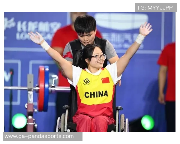 残特奥会举重竞赛开赛，山东姑娘崔哲夺41公斤级2枚金牌